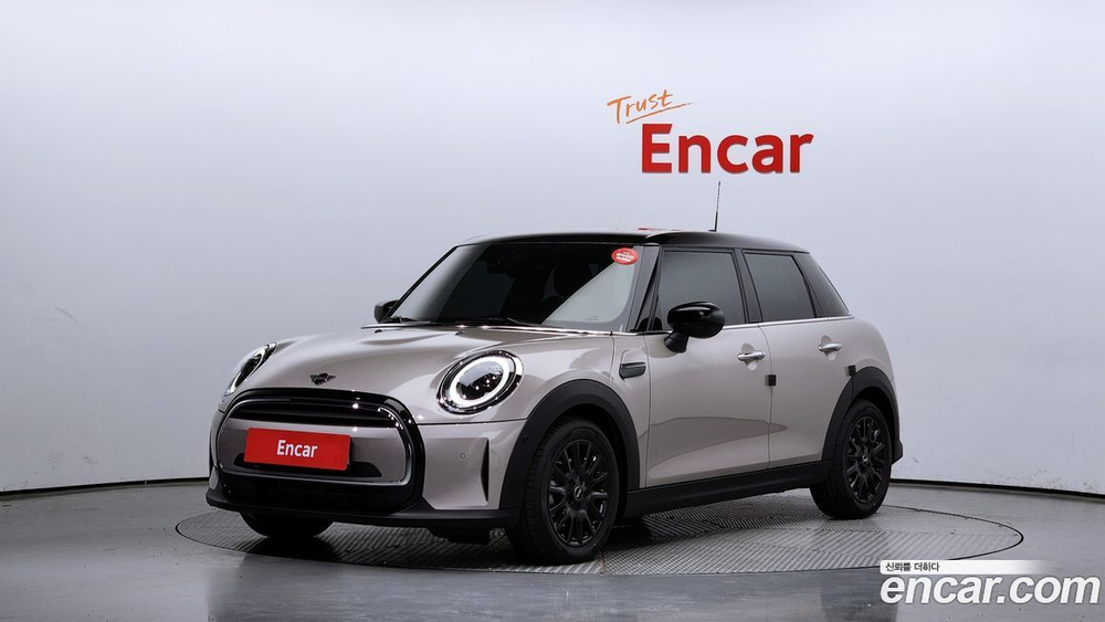 Mini Cooper 5 даерей Classic Plus (03.2024)