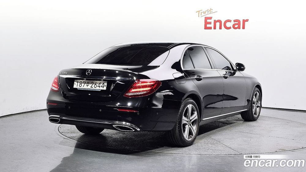 Mercedes-Benz E-Class W213 E220d Avangarde (12.2019)