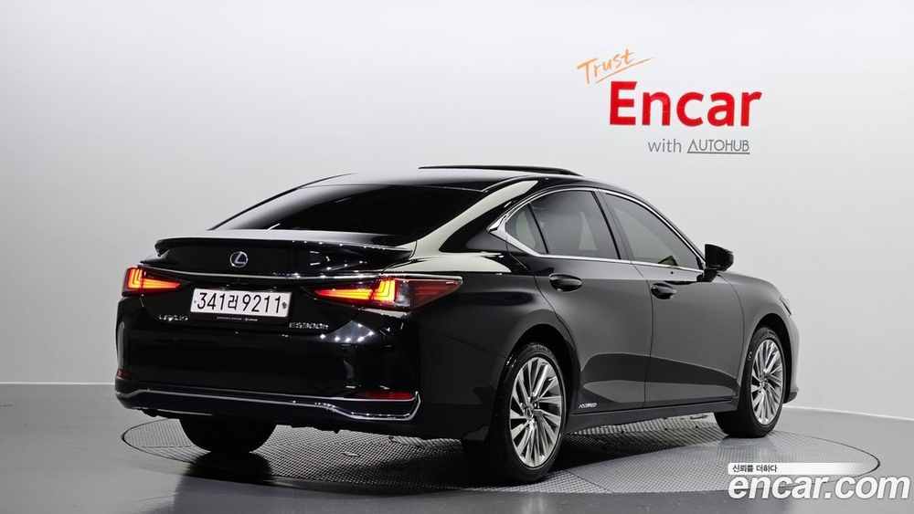 Lexus ES300h 7 Generation Executive (12.2021)