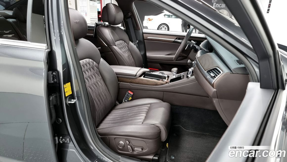 Genesis G90 3.8 AWD (11.2020)
