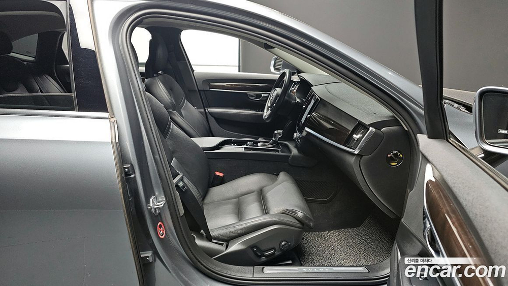 Volvo S90 D5 AWD Momentum (12.2019)