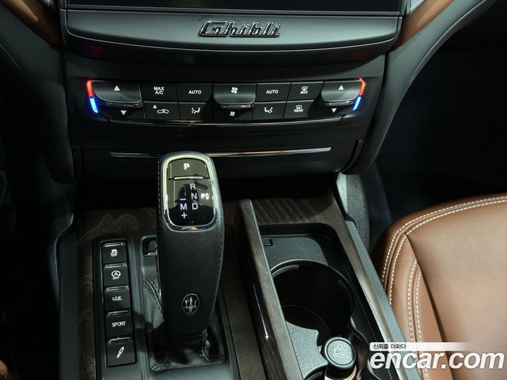 Maserati Ghibli 3.0S Q4 GranLusso (12.2020)