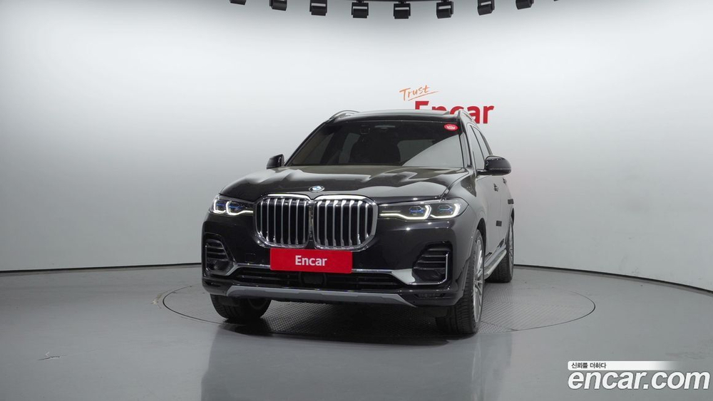 BMW X7 (G07) xDrive 40i Design Pure Excellence 6-и местный (05.2022)
