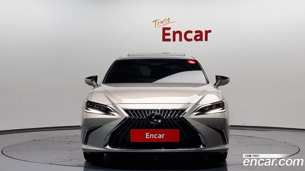 Lexus ES300h 7 Generation Executive (09.2022)