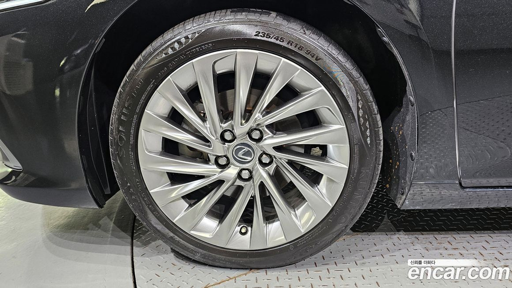 Lexus ES300h 7 Generation Luxury Plus (07.2021)