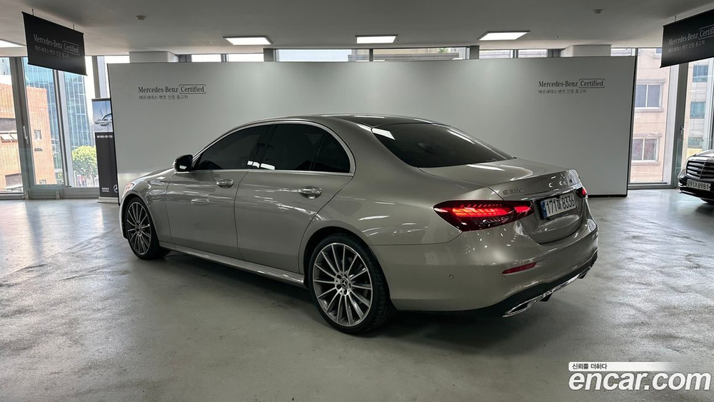 Mercedes-Benz E-Class W213 E350 4MATIC AMG Line (05.2022)
