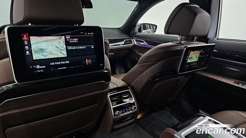 BMW 7 Series (G11) 740Li xDrive M Sports (09.2019)