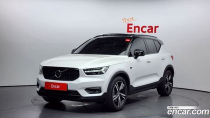 Volvo XC40 B4 R-Design (10.2020)