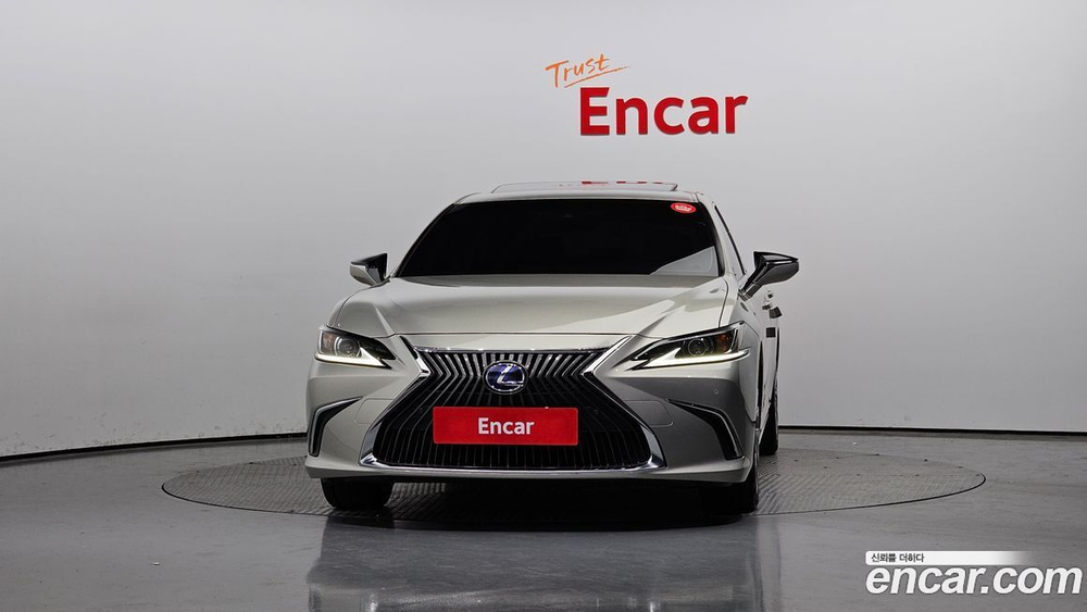 Lexus ES300h 7 Generation Luxury Plus (01.2020)