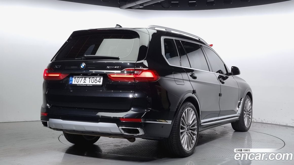 BMW X7 (G07) xDrive 40i Design Pure Excellence 7-и местный (01.2022)
