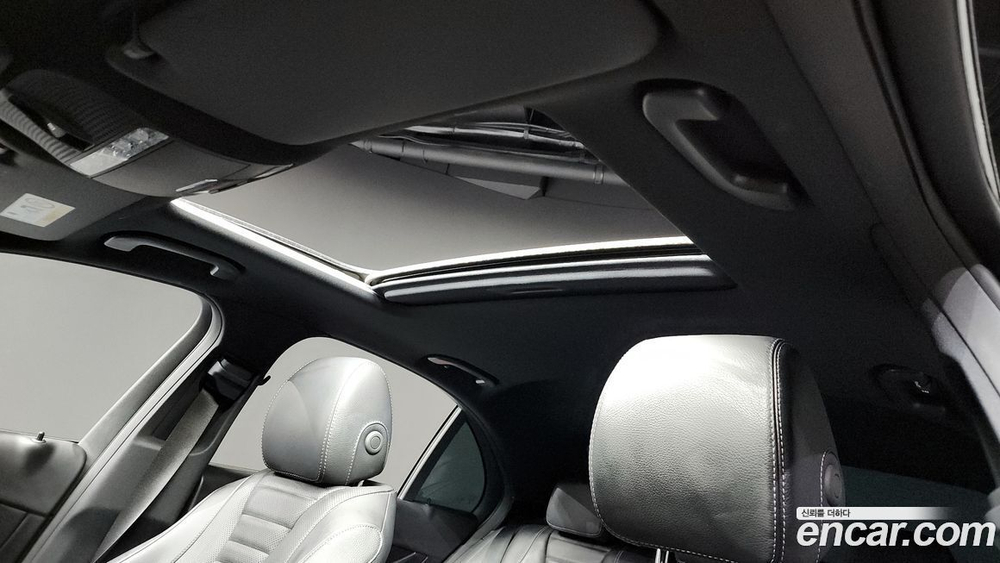 Mercedes-Benz E-Class W213 E250 Avangarde (02.2022)
