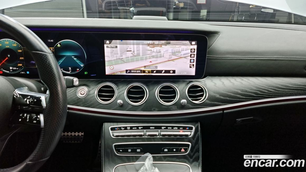 Mercedes-Benz E-Class W213 E220d 4MATIC AMG Line (10.2020)