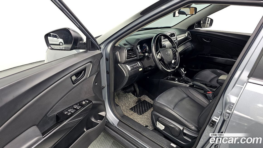 KG Mobility (Ssangyong) Very New Tivoli Бензин 1.5 2WD (09.2021)