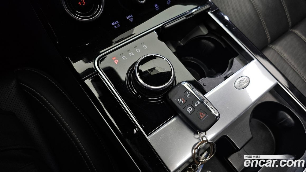 Land Rover Range Rover Bella 2.0 D240 R-Dynamic SE (10.2019)