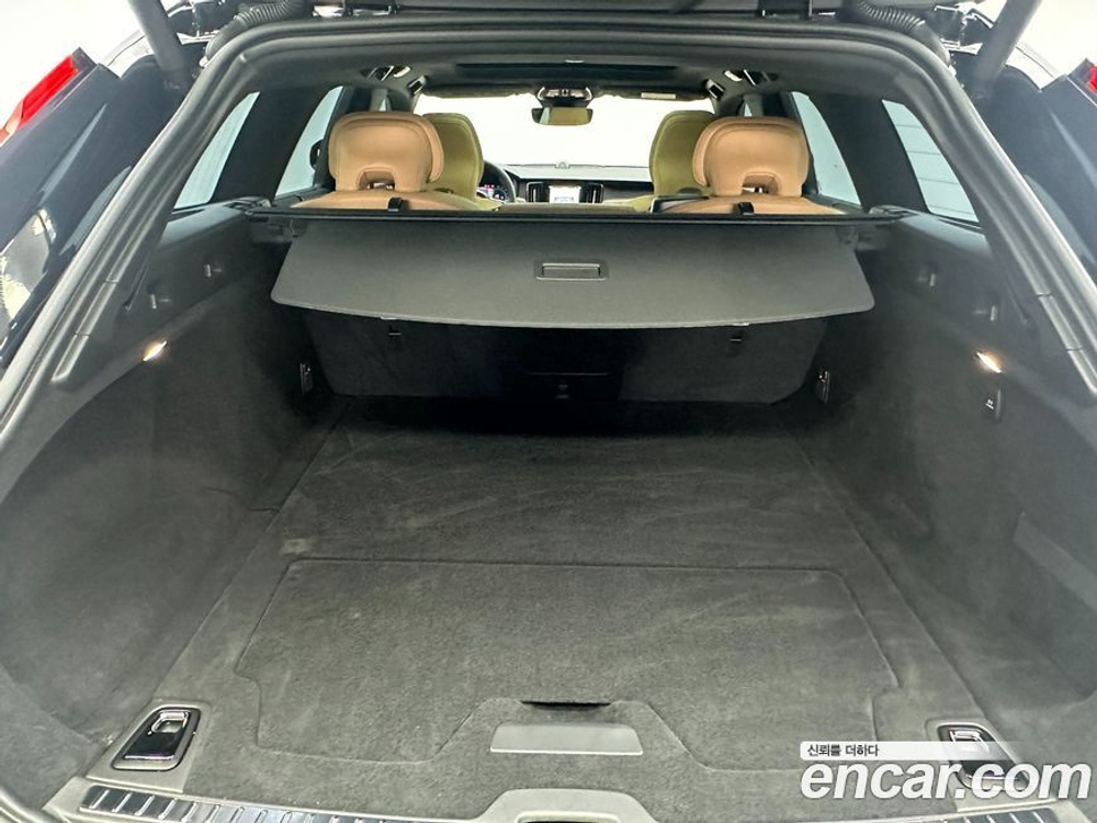 Volvo V90 Cross Country B5 Ultimate AWD (10.2023)