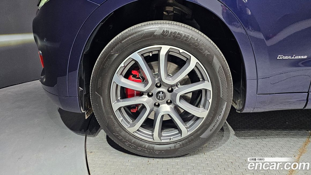 Maserati Levante 3.0 AWD GranLusso (11.2020)