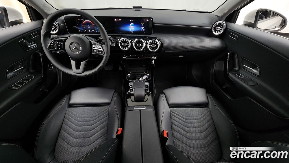 Mercedes-Benz A-Class W177 A250 4MATIC Sedan (03.2020)