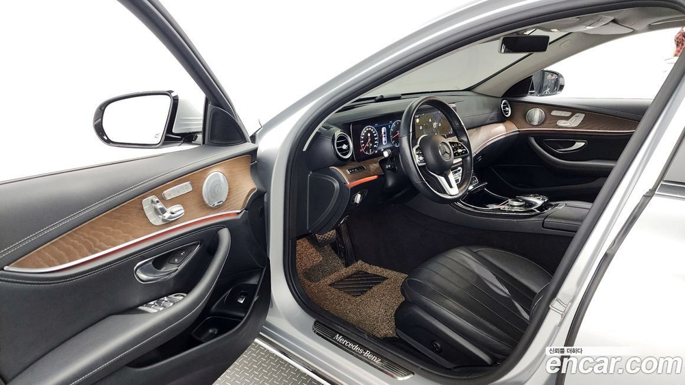 Mercedes-Benz E-Class W213 E300 4MATIC Exclusive (05.2020)