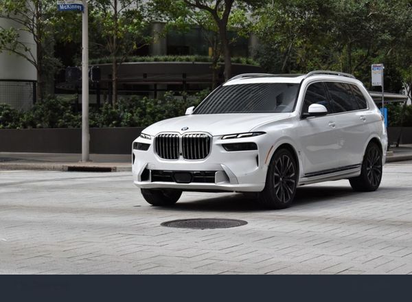 Обзор BMW X7 LCI DPE 6‑местный: Новый эталон премиального SUV Обзор BMW X7 LCI DPE 6‑местный: Новый эталон премиального SUV