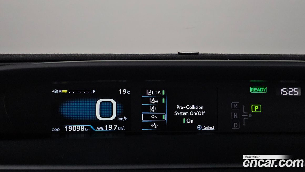 Toyota Prius 4 Generation 1.8 AWD (12.2021)