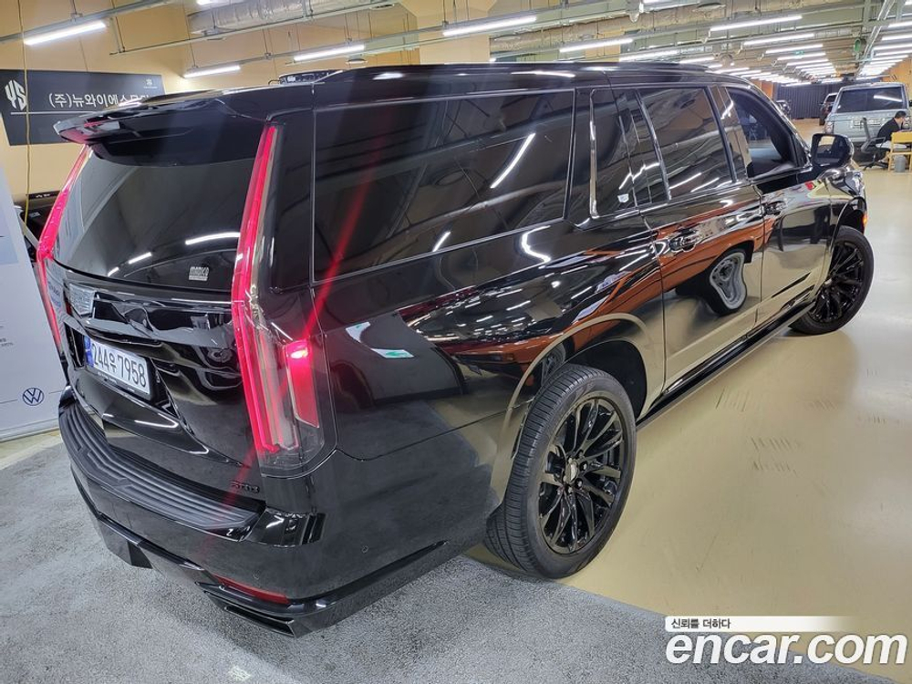Cadillac Escalade 5 Generation 6.2 ESV (07.2023)