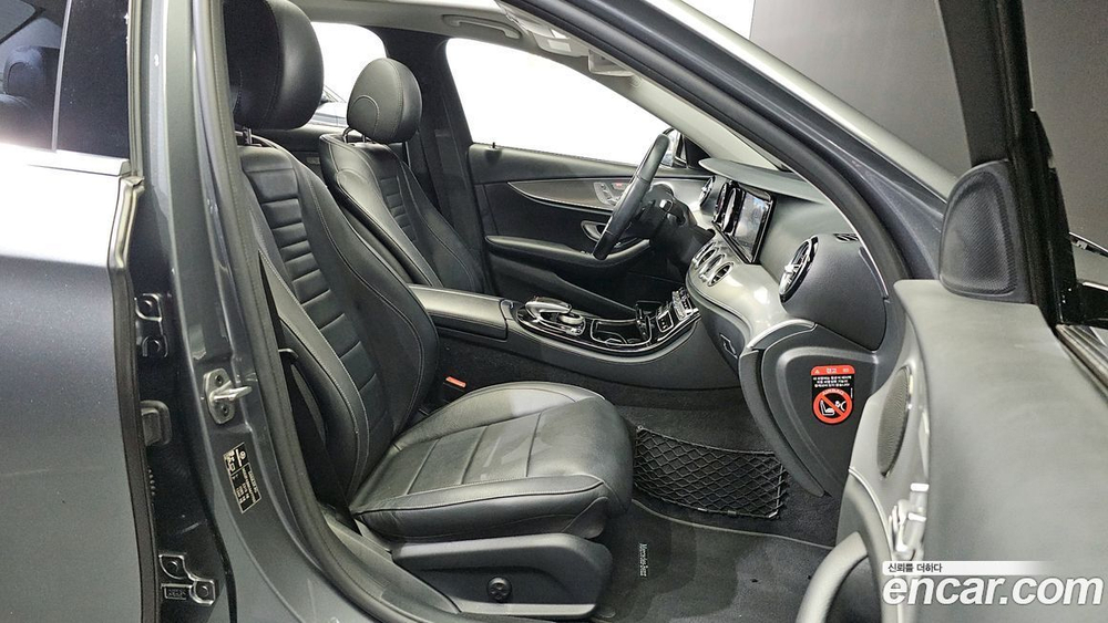 Mercedes-Benz E-Class W213 E300 Avangarde (09.2019)
