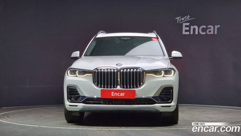 BMW X7 (G07) xDrive 40i Design Pure Excellence 7-и местный (01.2020)