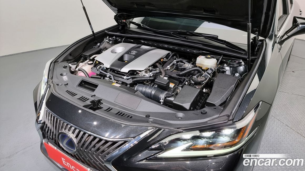 Lexus ES300h 7 Generation Executive (05.2021)