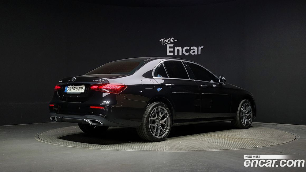 Mercedes-Benz E-Class W213 E220d 4MATIC AMG Line (01.2022)