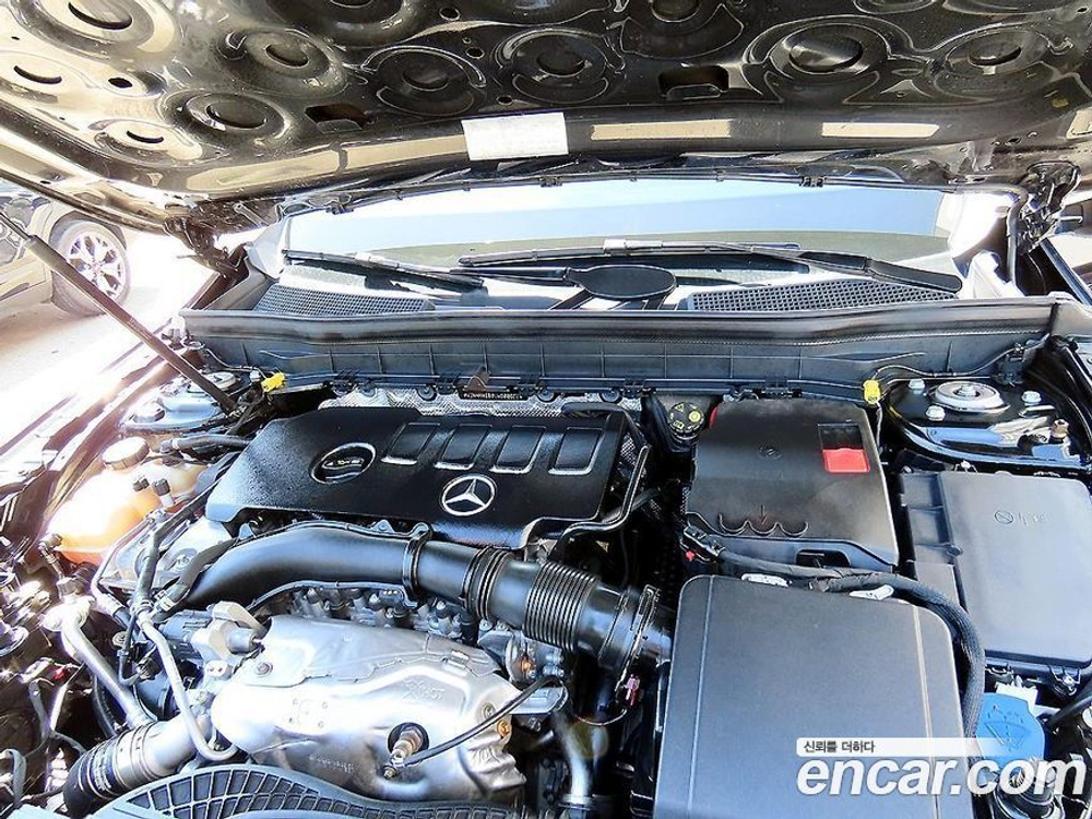 Mercedes-Benz GLB-Class X247 GLB220 (11.2020)