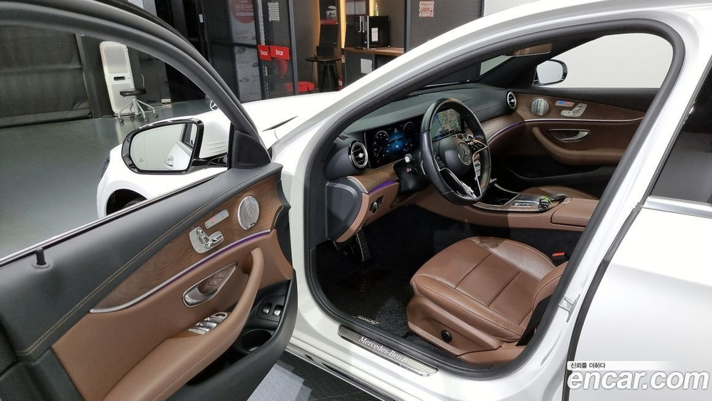 Mercedes-Benz E-Class W213 E300e 4MATIC Exclusive (02.2021)