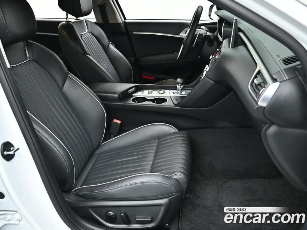 Genesis G70 2.0T AWD (08.2020)