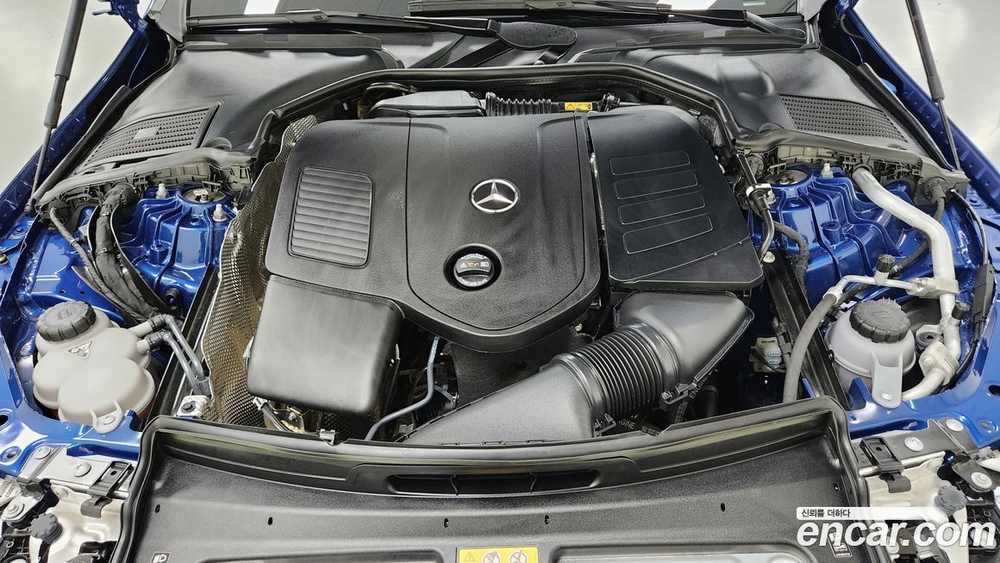 Mercedes-Benz C-Class W206 C300 AMG Line (03.2022)