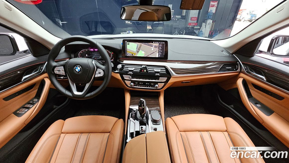 BMW 5 Series (G30) 520i Luxury (11.2022)