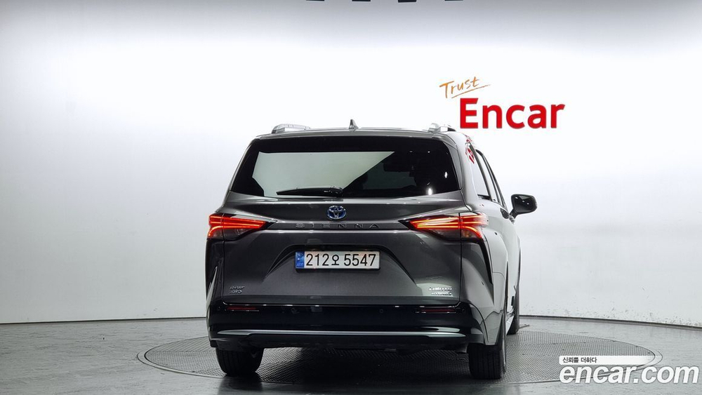 Toyota Sienna 4 Generation 2.5 Hybrid AWD (12.2023)