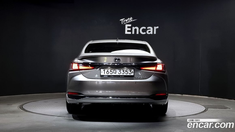 Lexus ES300h 7 Generation Luxury Plus (09.2022)