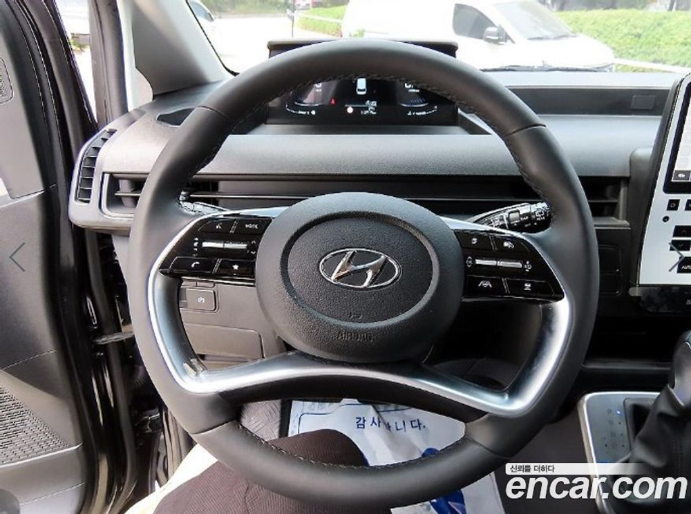 Hyundai Staria Cargo 3-х местный (09.2021)