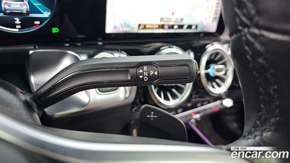 Mercedes-Benz GLB-Class X247 GLB220 (01.2021)