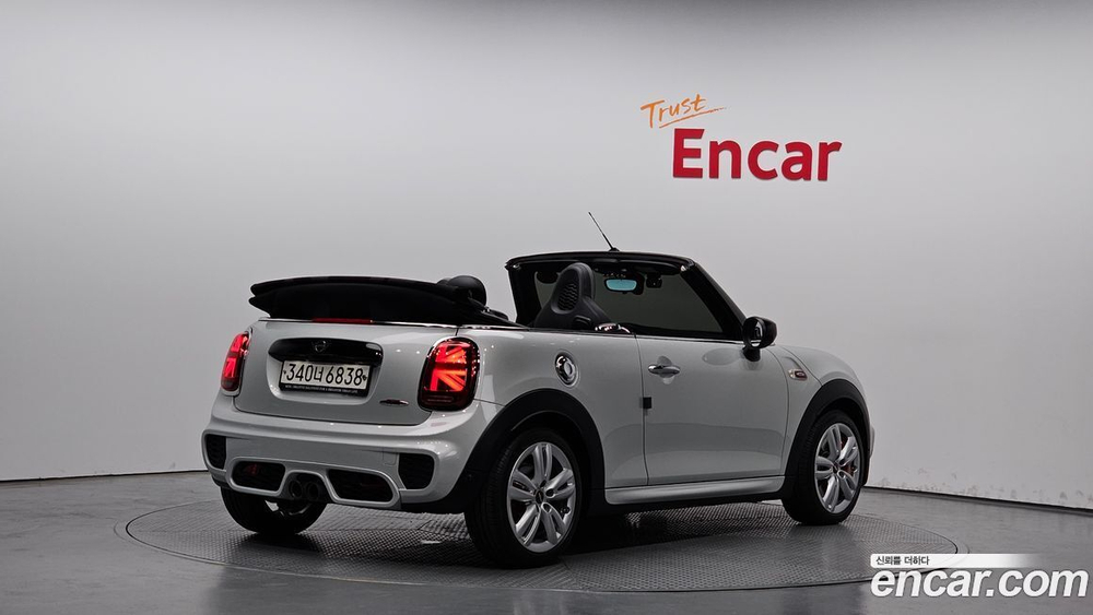 Mini Cooper S Convertible JCW (09.2020)