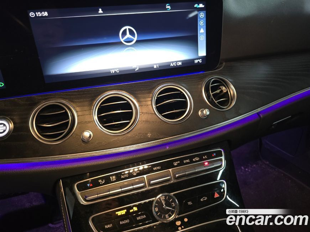 Mercedes-Benz E-Class W213 E300 Avangarde (06.2020)