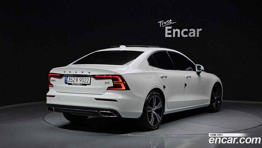Volvo S60 3 Generation B5 Inscription (02.2021)