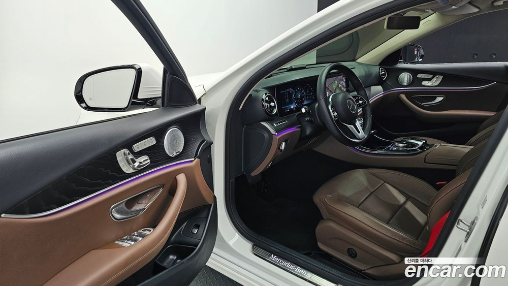Mercedes-Benz E-Class W213 E300 Avangarde (05.2020)