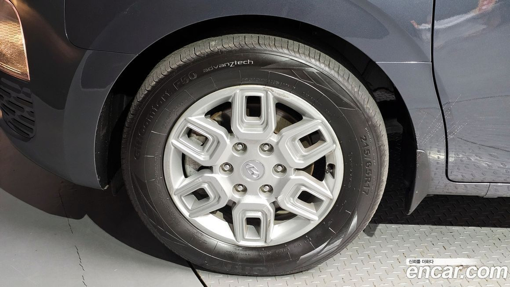 Hyundai Staria 4WD Tourer 11-и местный (06.2022)