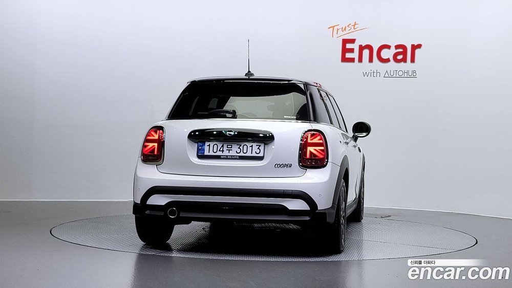 Mini Cooper 5 даерей Classic (08.2023)