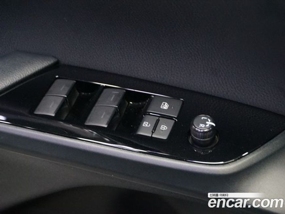 Toyota Prius 4 Generation 1.8 (03.2020)