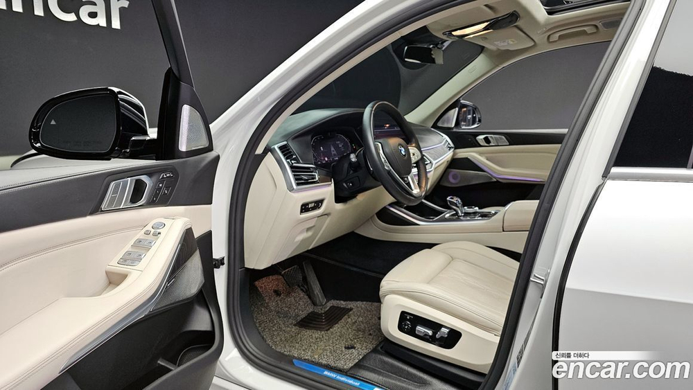 BMW X7 (G07) xDrive 40i Design Pure Excellence 6-и местный (09.2021)