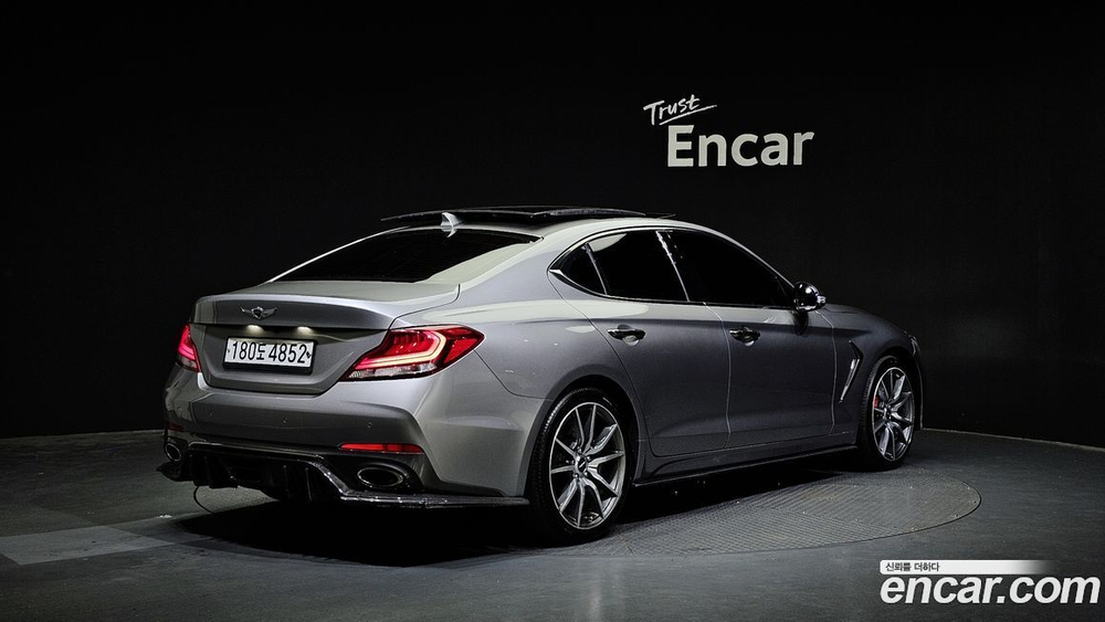 Genesis G70 2.0T AWD (12.2019)