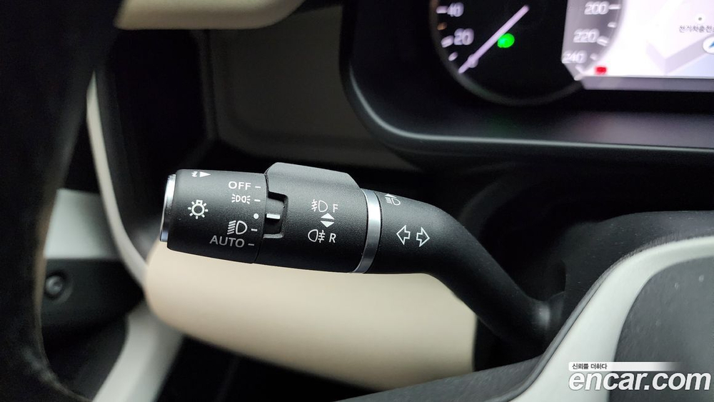 Land Rover Defender (L663) 110 P300 X-Dynamic SE (07.2022)