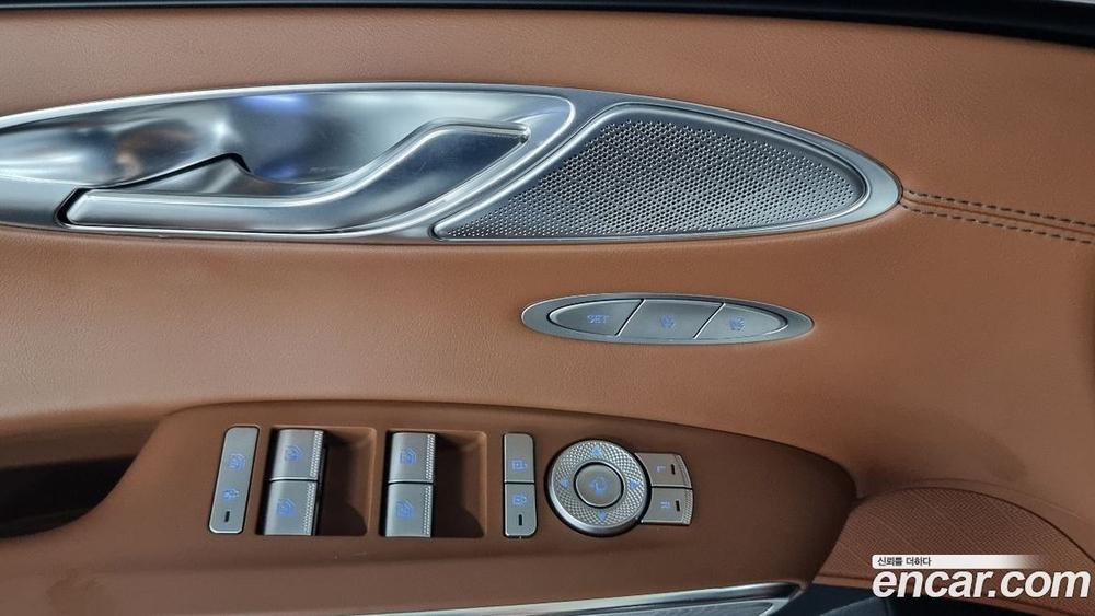 Genesis GV70 2.5T Бензин AWD (03.2023)