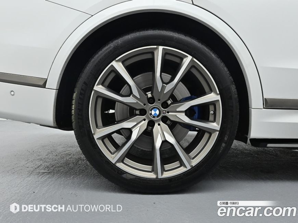 BMW X7 (G07) M50i 6-и местный (09.2020)